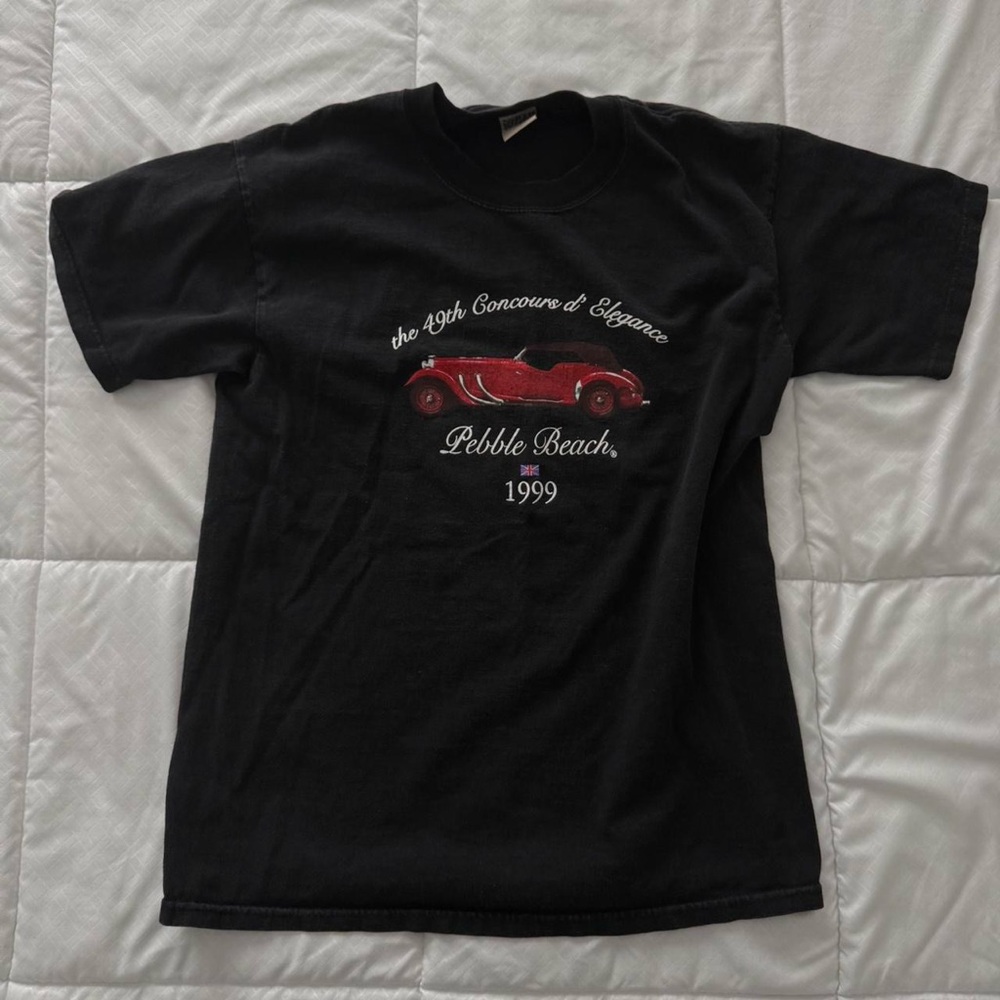 Black Pebble Beach 1999 T-Shirt with Red Car Design vintage